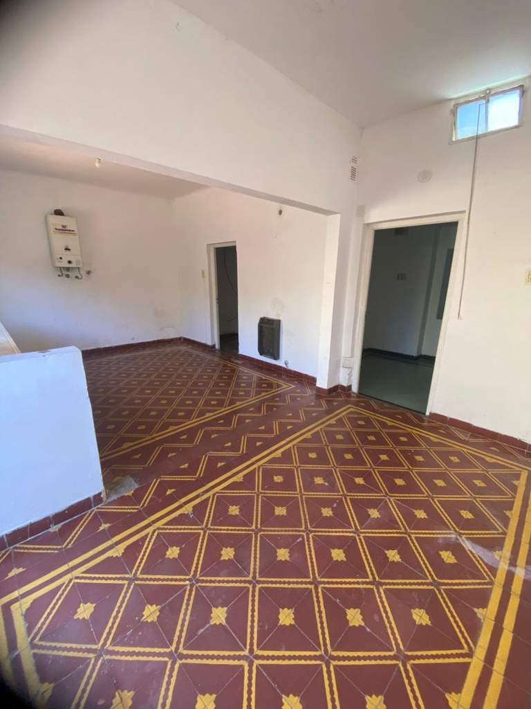 ✅OPORTUNIDAD CASA AMPLIA CON FONDO/ APTA CREDITO!