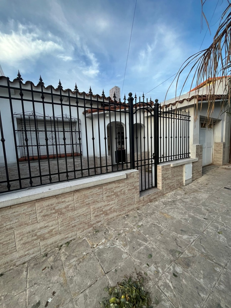 CASA AMPLIA EN ALQUILER