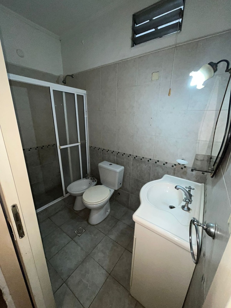 CASA AMPLIA EN ALQUILER